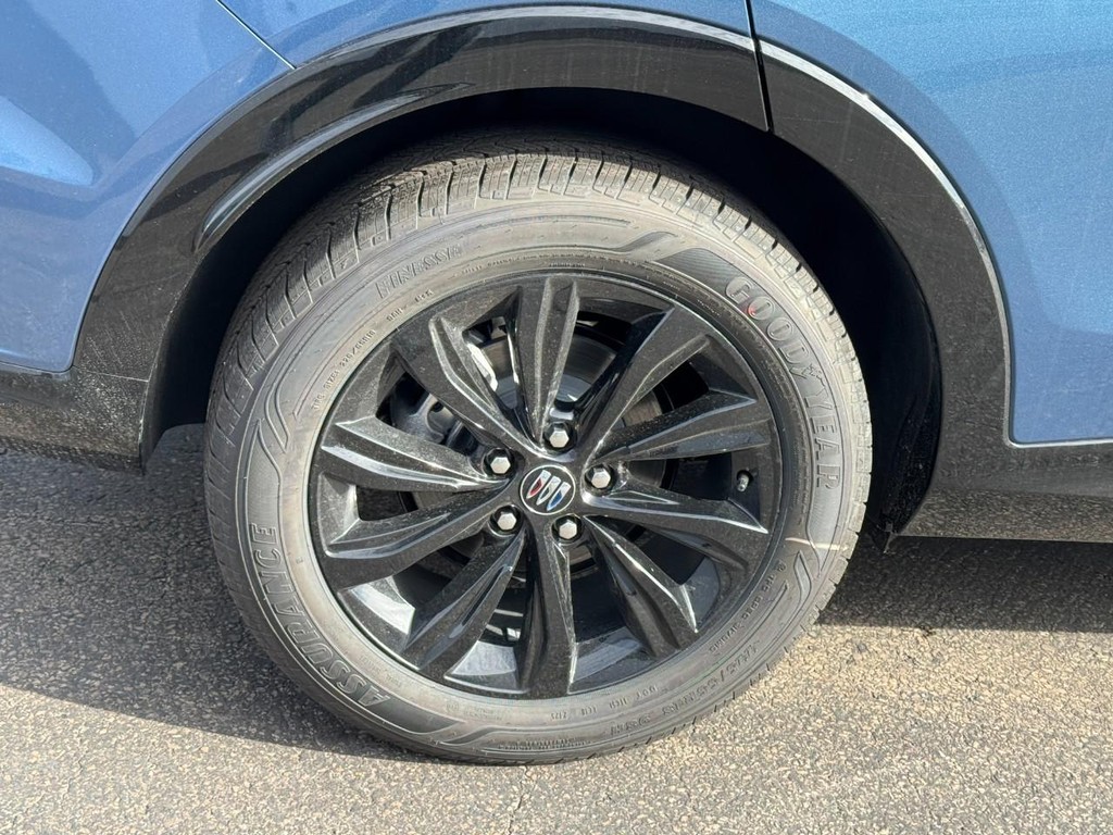 Buick Envista Vehicle Image 04