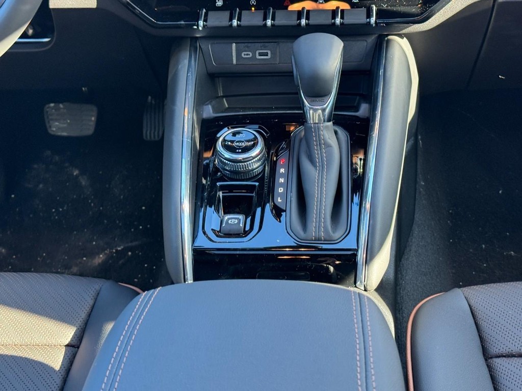 GMC Canyon Vehicle Image 09