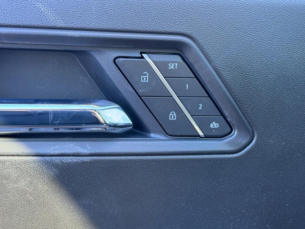 GMC Canyon Vehicle Image 10