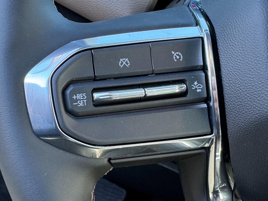 GMC Canyon Vehicle Image 11