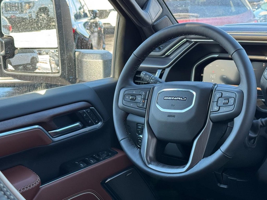 GMC Sierra 2500HD Vehicle Image 07