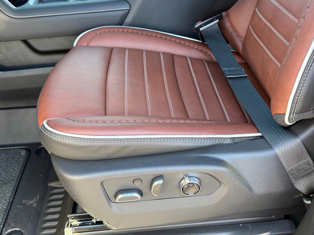 GMC Sierra 2500HD Vehicle Image 15