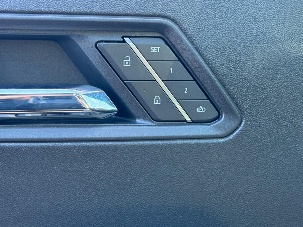 GMC Canyon Vehicle Image 10