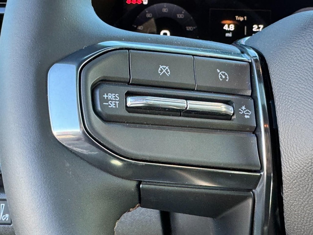 GMC Canyon Vehicle Image 11