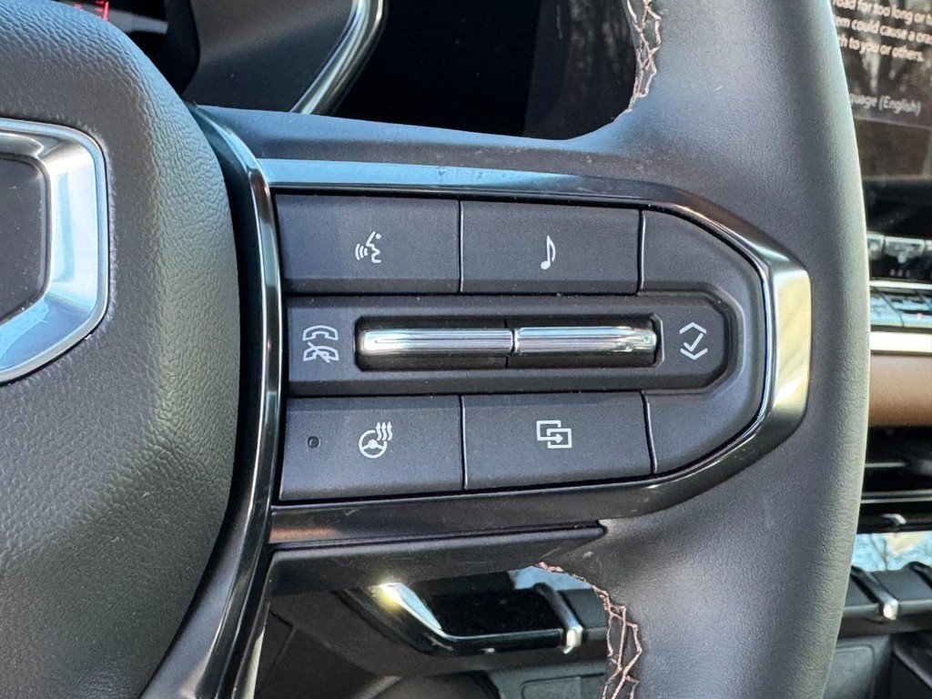 GMC Canyon Vehicle Image 12