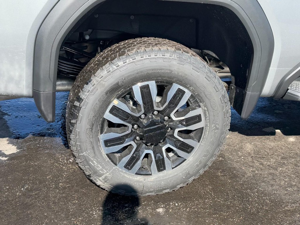 GMC Sierra 2500HD Vehicle Image 04