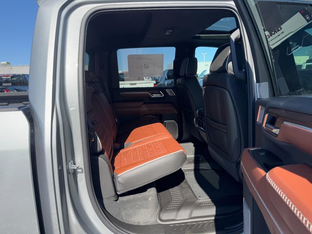 GMC Sierra 2500HD Vehicle Image 05