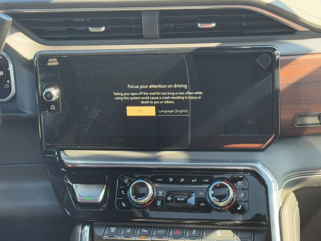 GMC Sierra 2500HD Vehicle Image 08