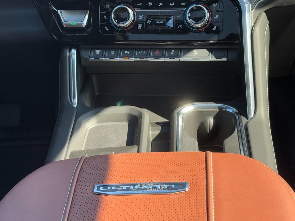 GMC Sierra 2500HD Vehicle Image 09