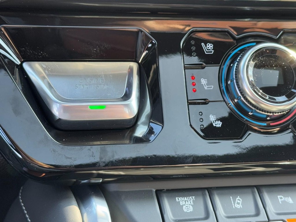 GMC Sierra 2500HD Vehicle Image 13