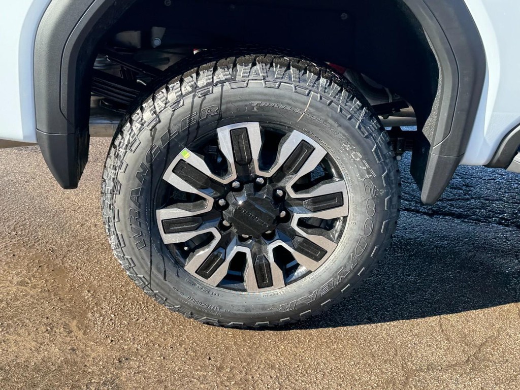 GMC Sierra 2500HD Vehicle Image 04