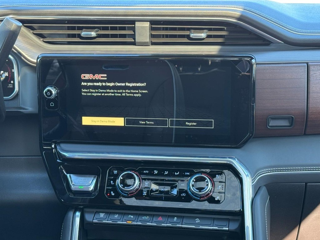 GMC Sierra 2500HD Vehicle Image 08