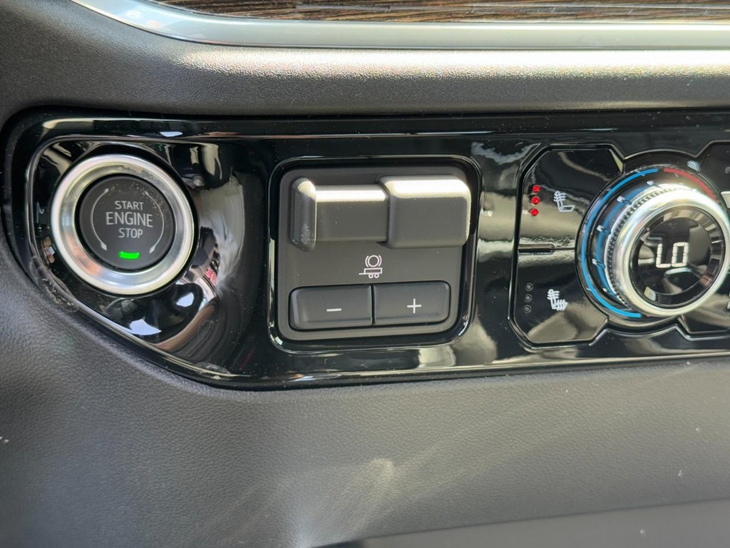 GMC Sierra 1500 Vehicle Image 12