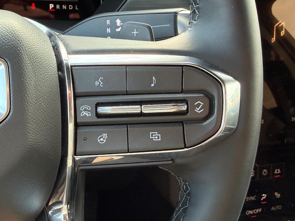 GMC Acadia Vehicle Image 15