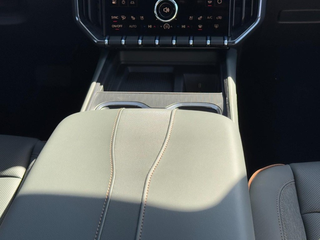 GMC Acadia Vehicle Image 10