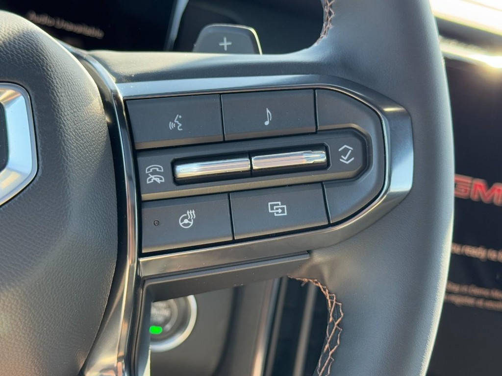 GMC Acadia Vehicle Image 12