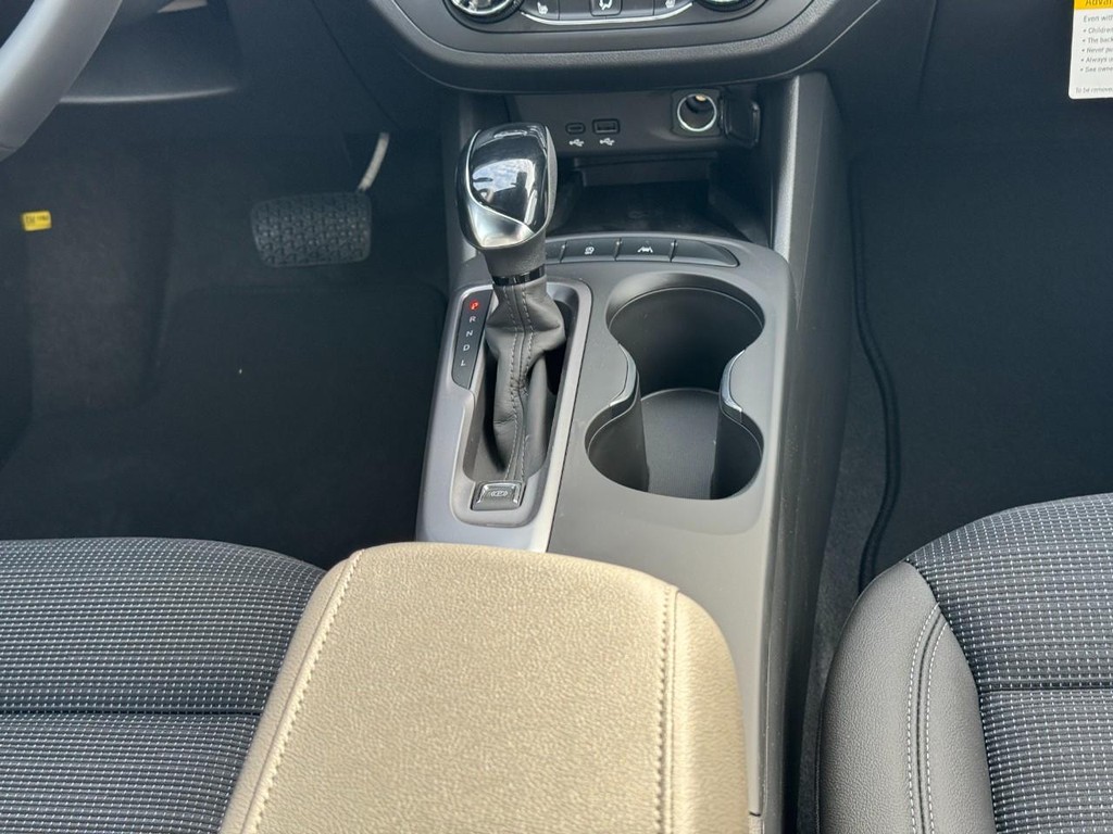 Buick Envista Vehicle Image 09