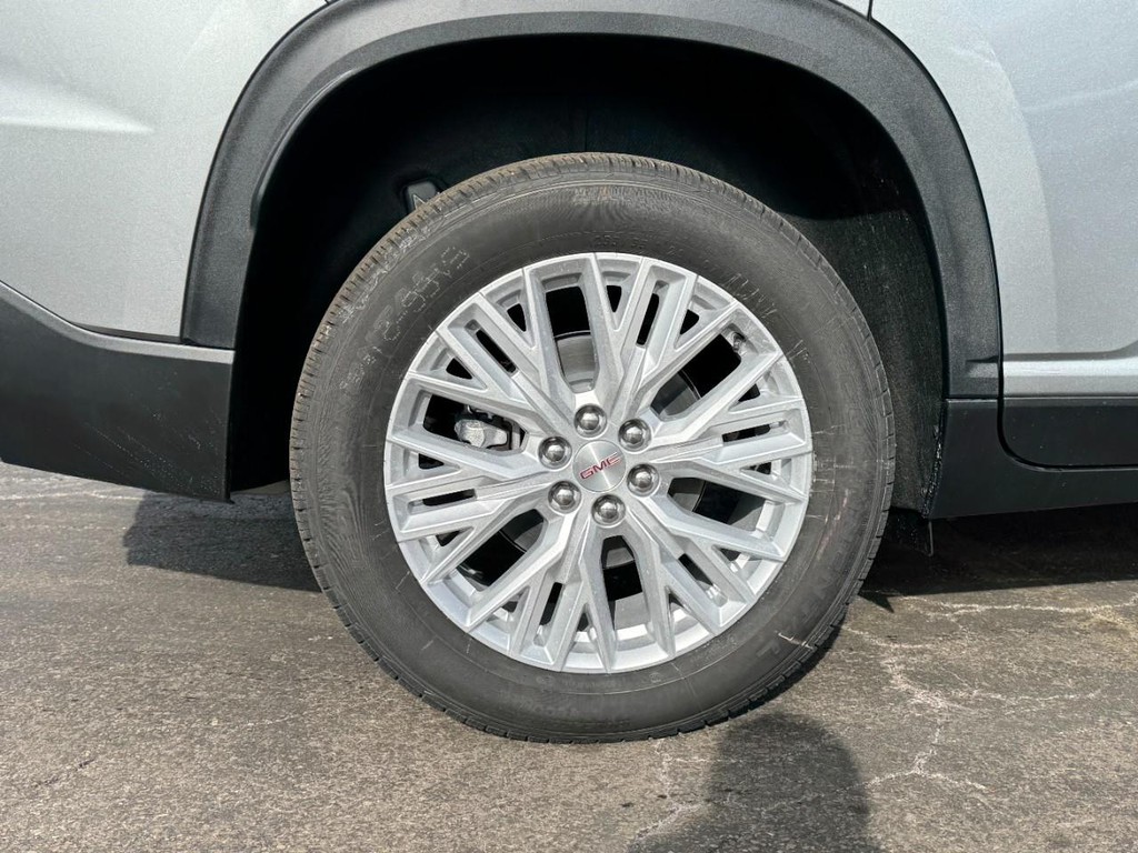 GMC Acadia Vehicle Image 04