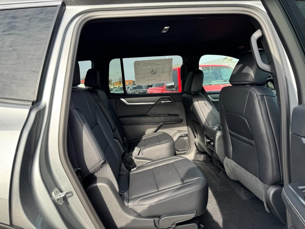 GMC Acadia Vehicle Image 05