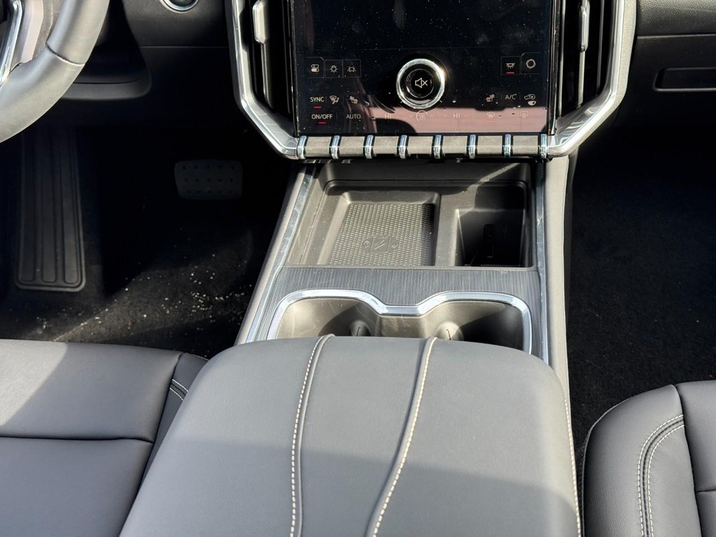 GMC Acadia Vehicle Image 10