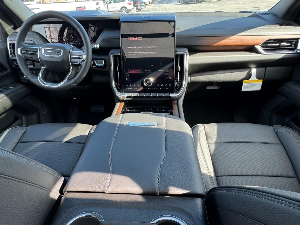 GMC Yukon Vehicle Image 06