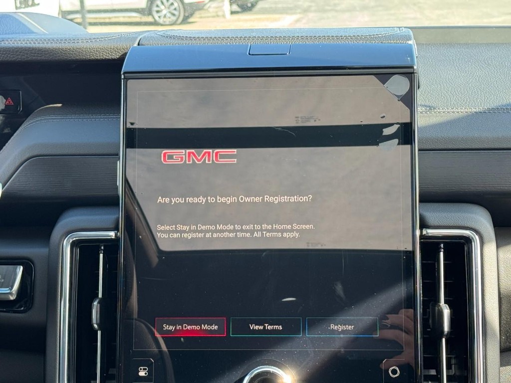 GMC Yukon Vehicle Image 08