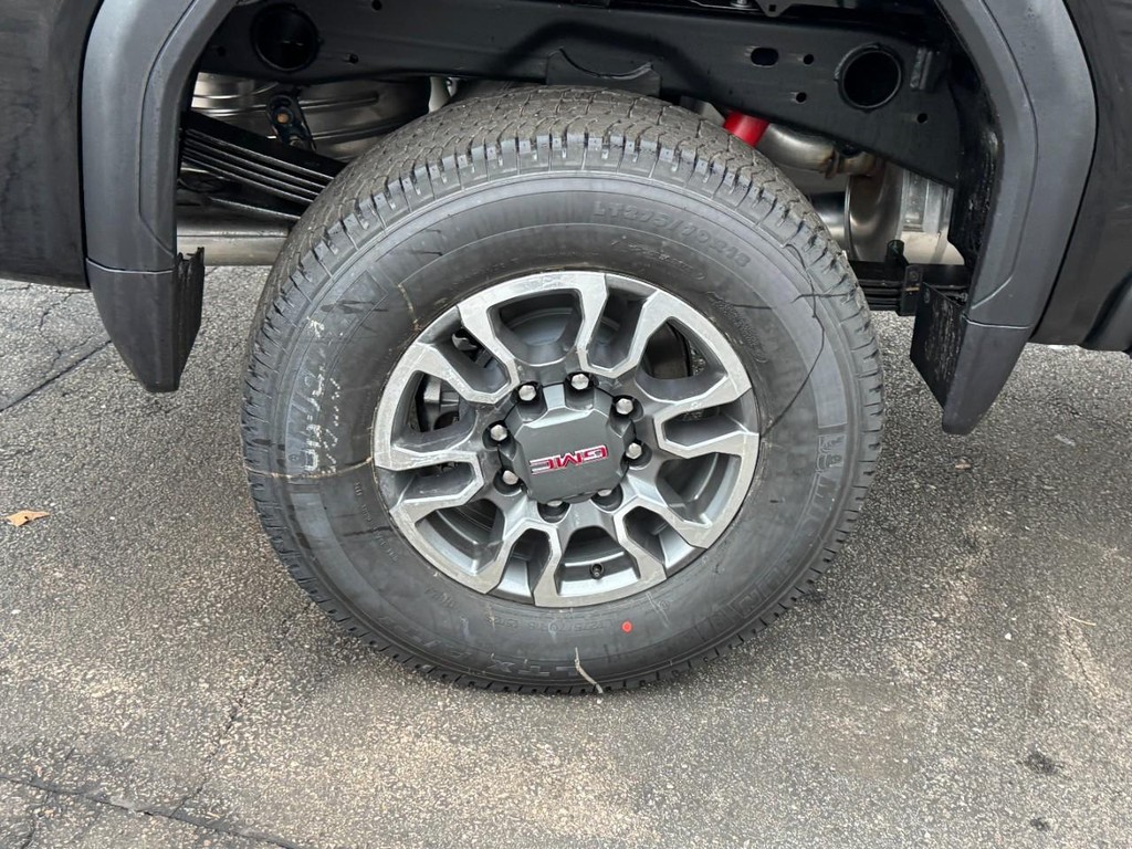 GMC Sierra 2500HD Vehicle Image 04