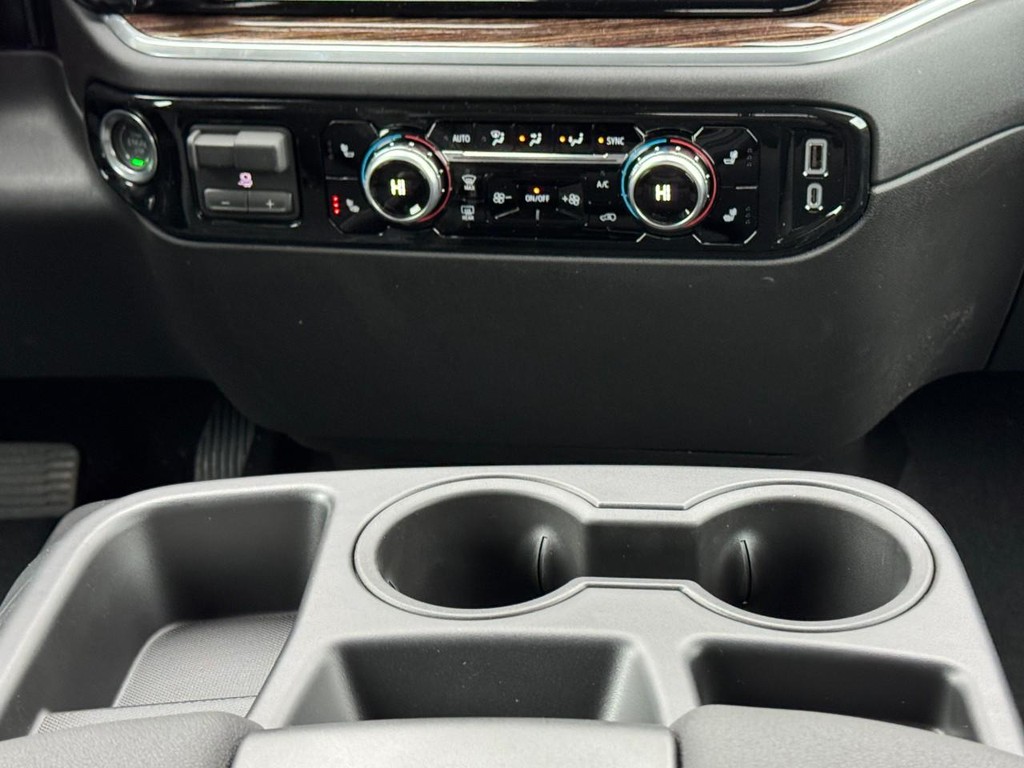 GMC Sierra 2500HD Vehicle Image 09