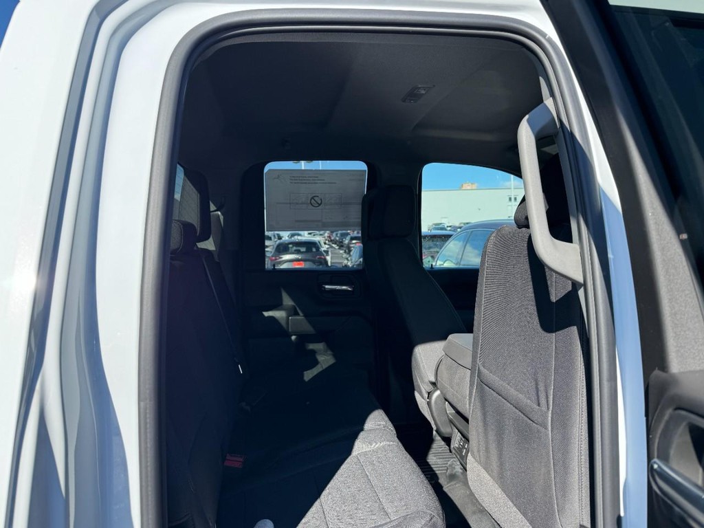 GMC Sierra 2500HD Vehicle Image 05