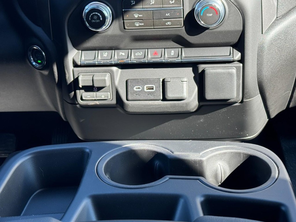 GMC Sierra 2500HD Vehicle Image 09