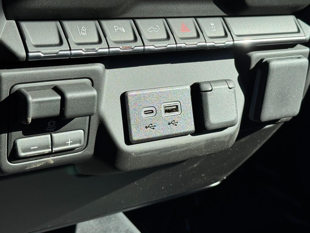 GMC Sierra 2500HD Vehicle Image 11