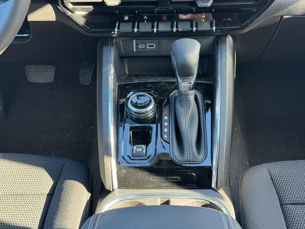 GMC Canyon Vehicle Image 09