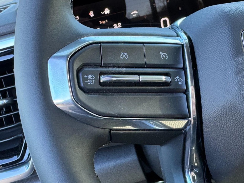 GMC Canyon Vehicle Image 10