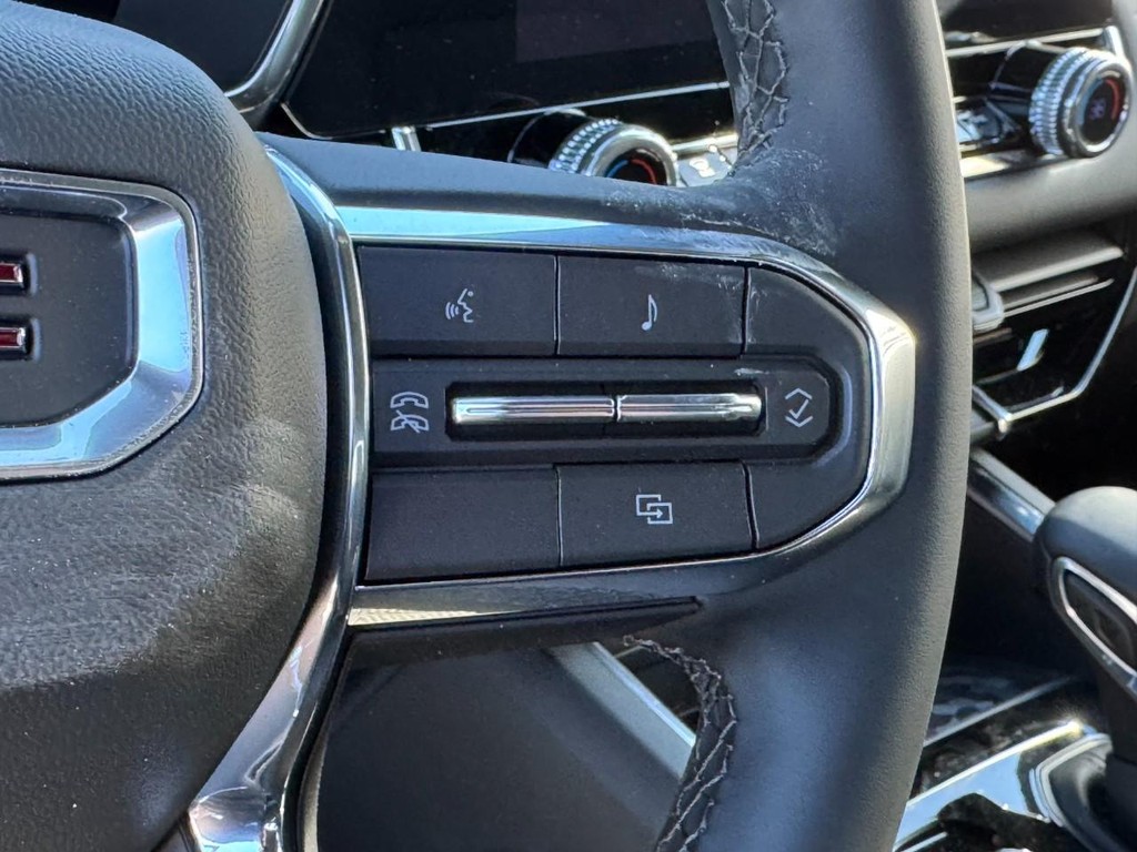 GMC Canyon Vehicle Image 11