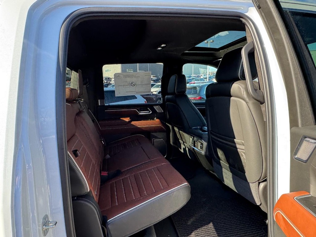 GMC Sierra 2500HD Vehicle Image 05