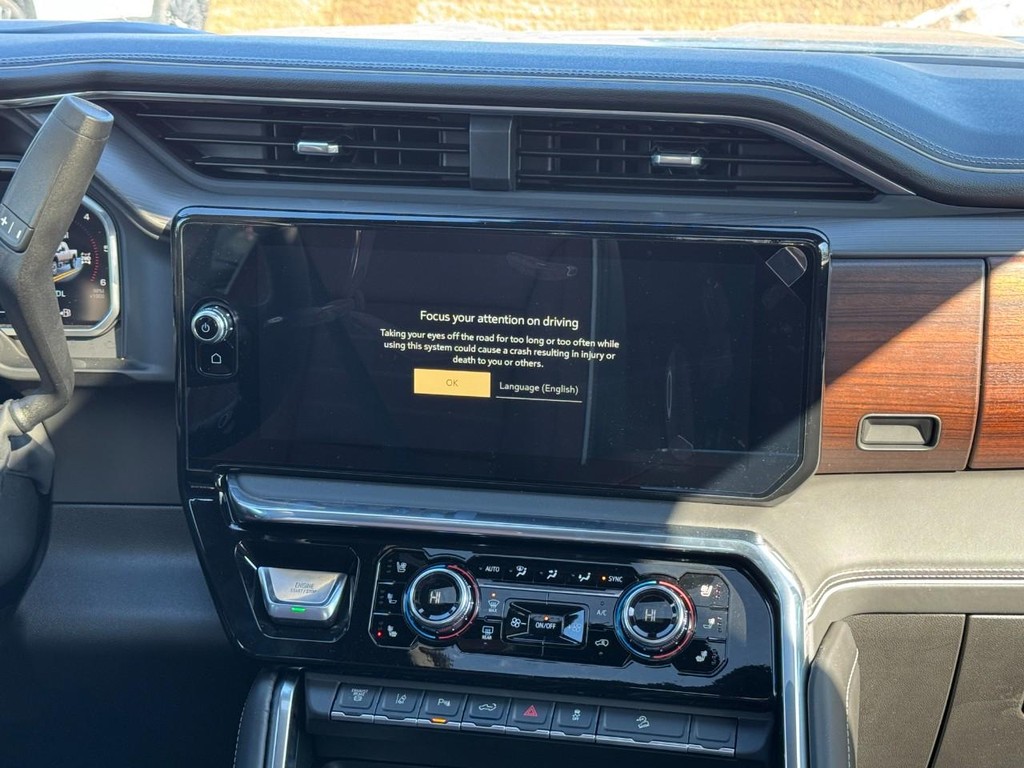 GMC Sierra 2500HD Vehicle Image 08