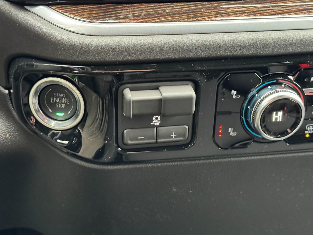 GMC Sierra 1500 Vehicle Image 12