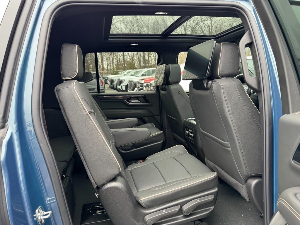 GMC Yukon XL Vehicle Image 05