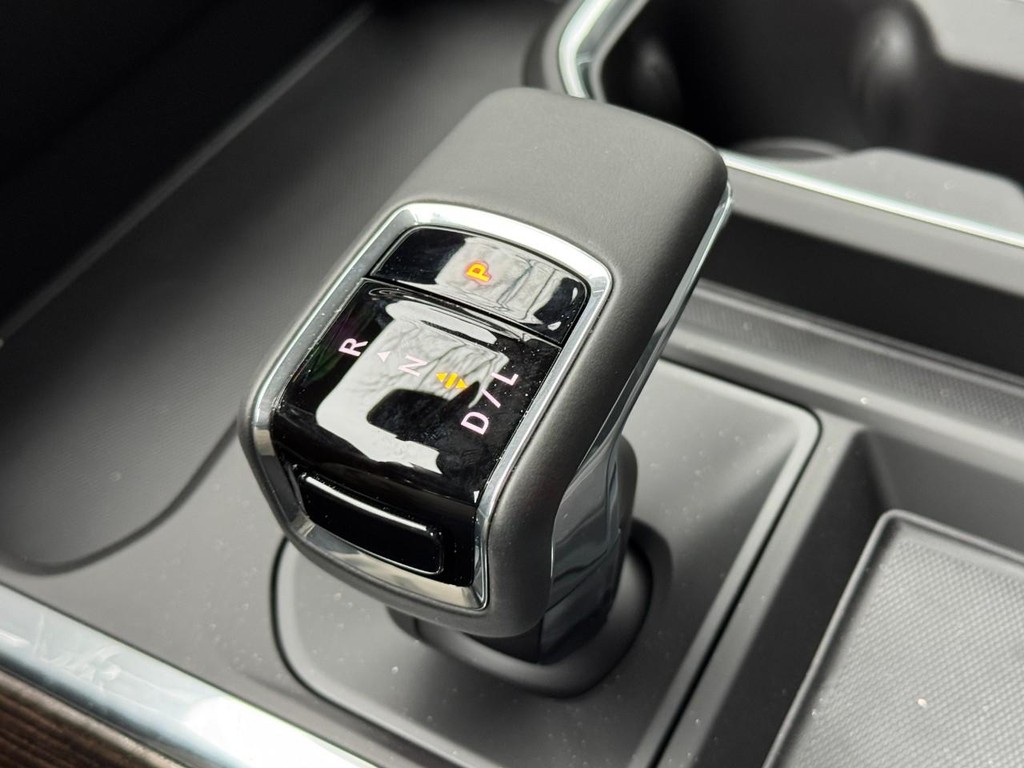 GMC Sierra 1500 Vehicle Image 12