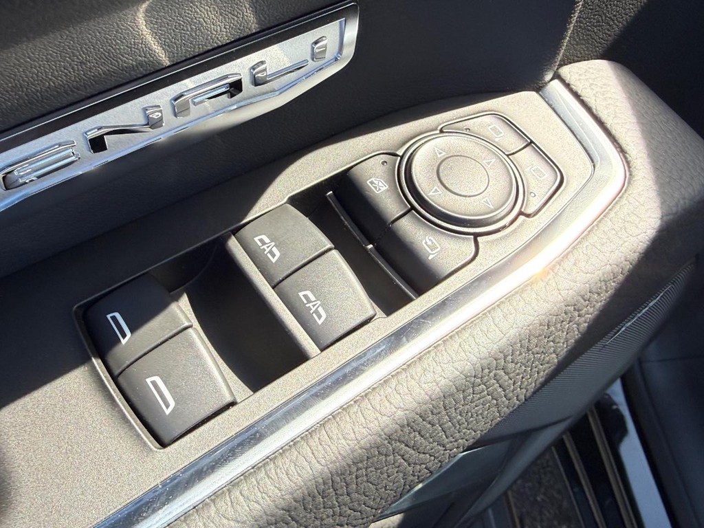 GMC Sierra 1500 Vehicle Image 09