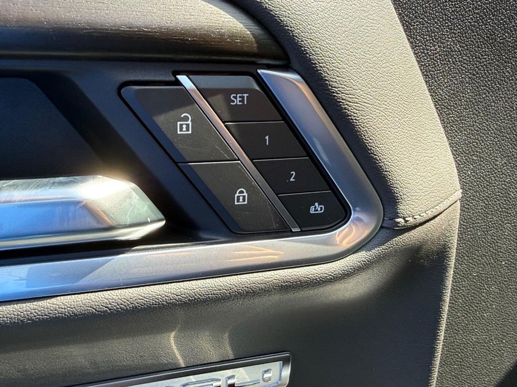 GMC Sierra 1500 Vehicle Image 10