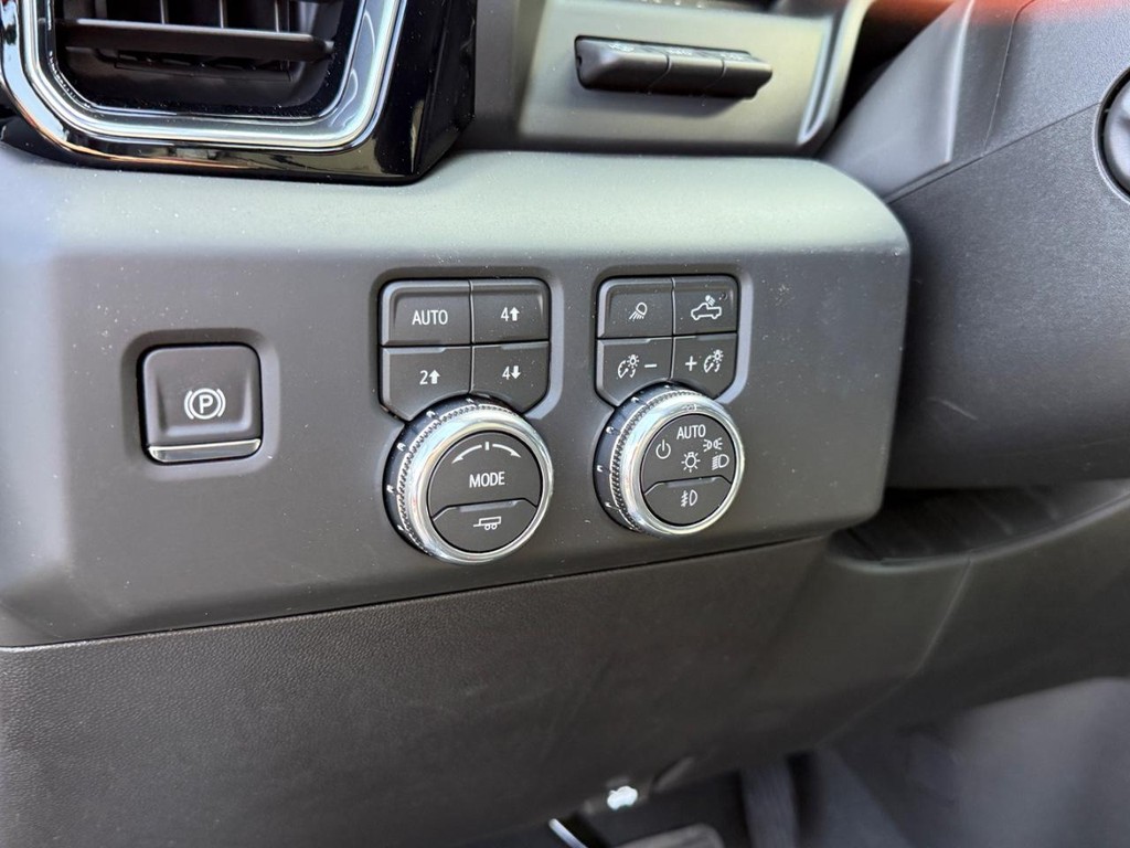 GMC Sierra 1500 Vehicle Image 12