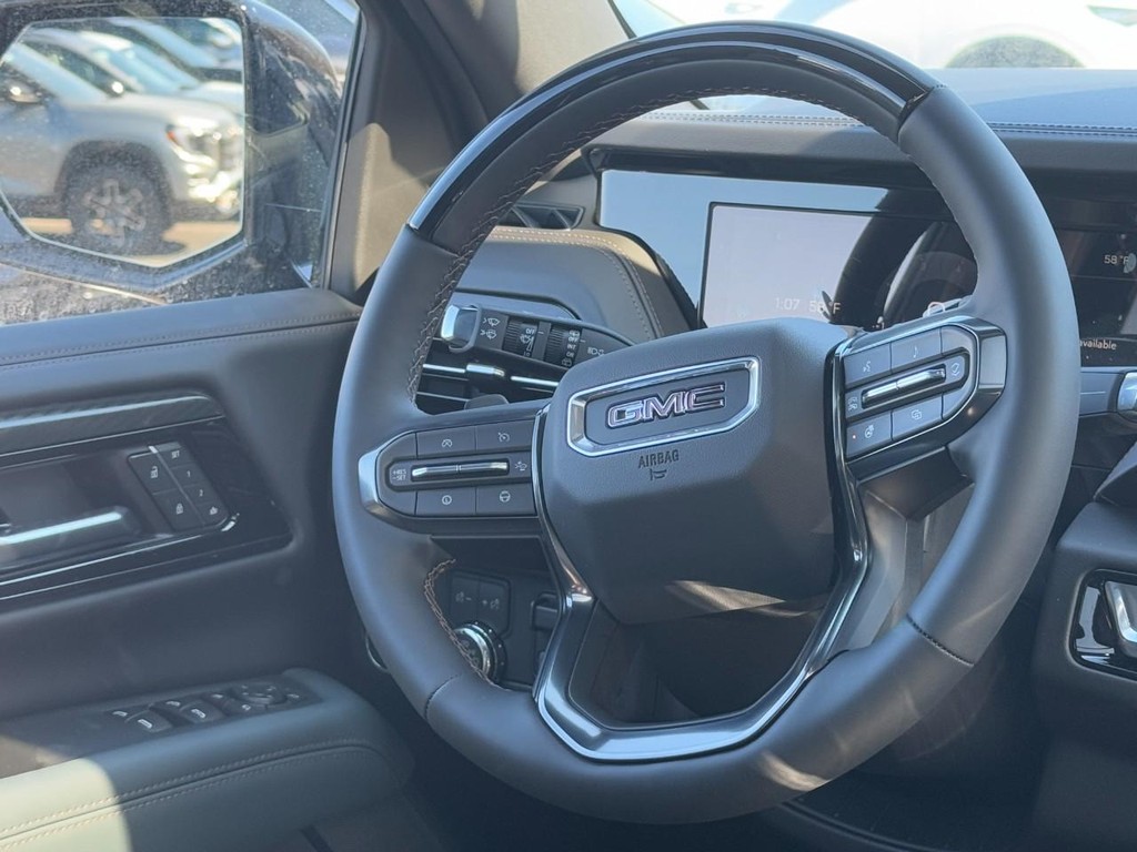 GMC Yukon XL Vehicle Image 09