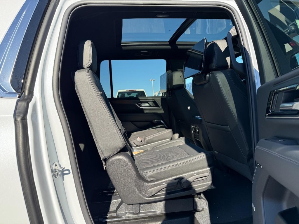 GMC Yukon XL Vehicle Image 05