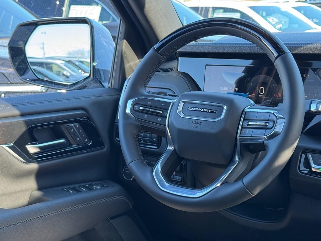 GMC Yukon XL Vehicle Image 09