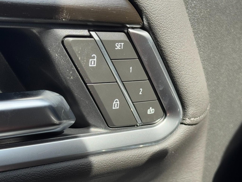 GMC Sierra 1500 Vehicle Image 11