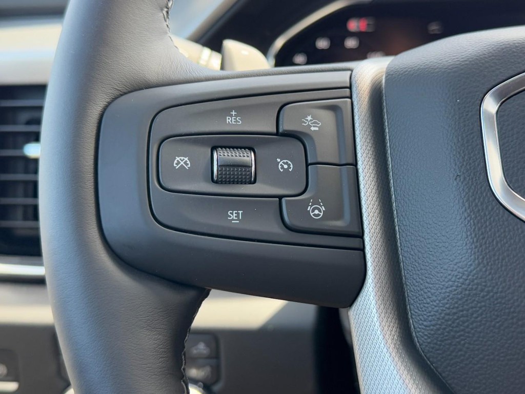 GMC Sierra 1500 Vehicle Image 12