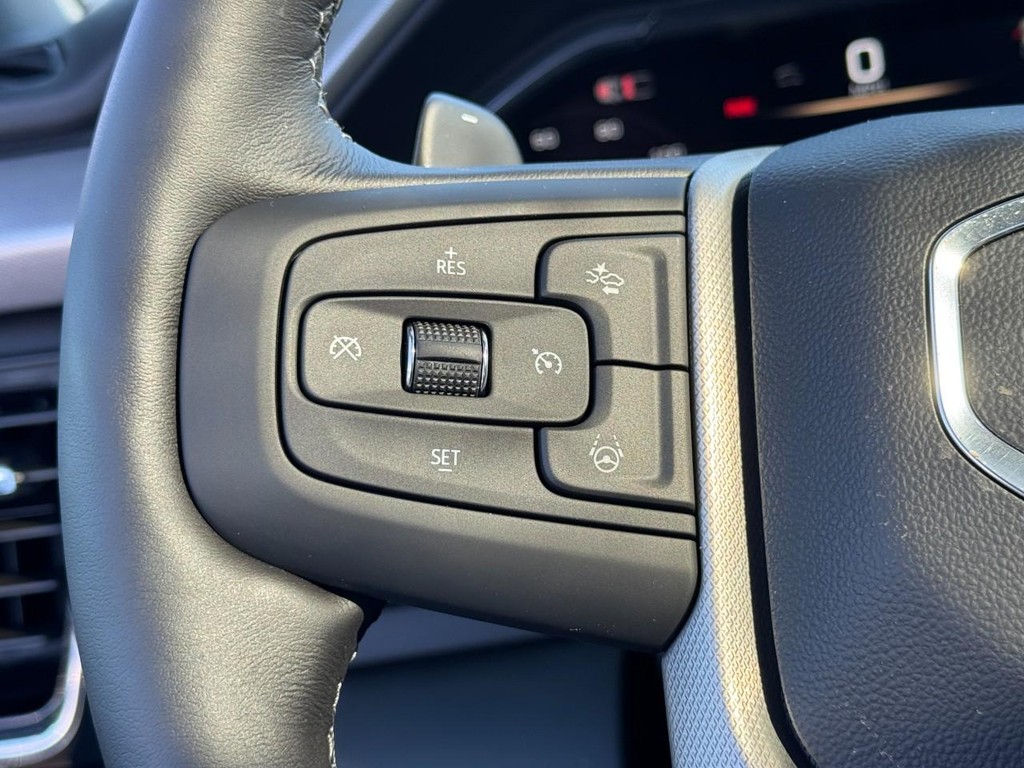 GMC Sierra 1500 Vehicle Image 11