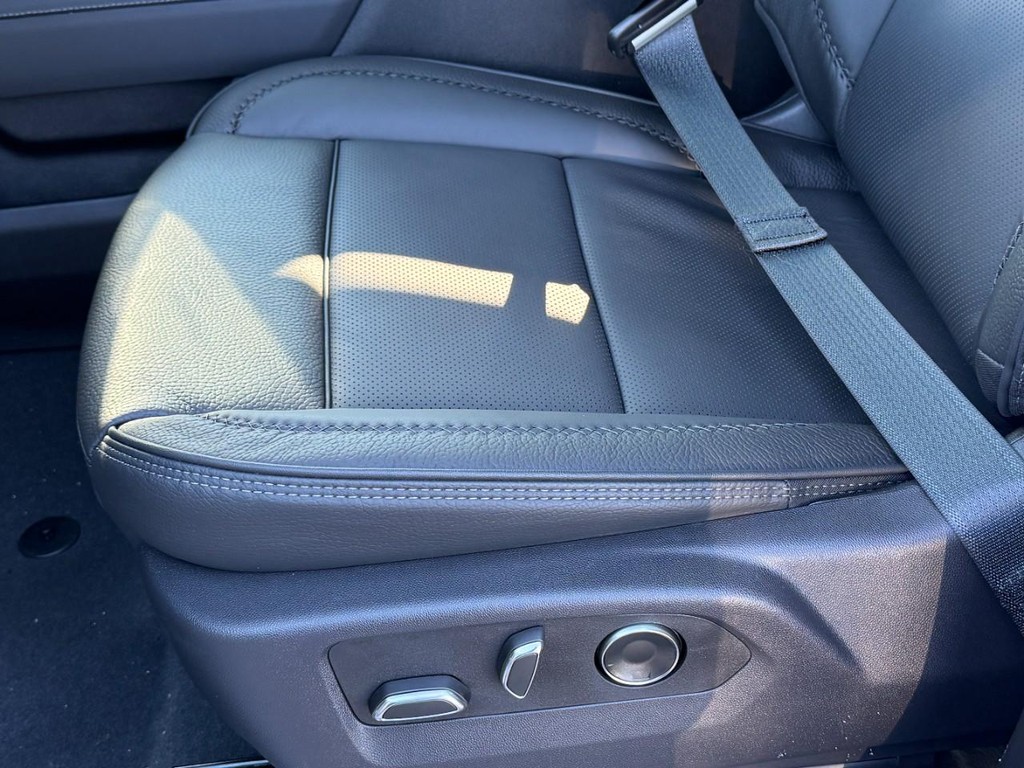 GMC Sierra 1500 Vehicle Image 15