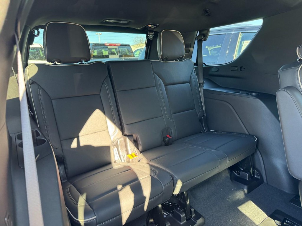 GMC Yukon Vehicle Image 06